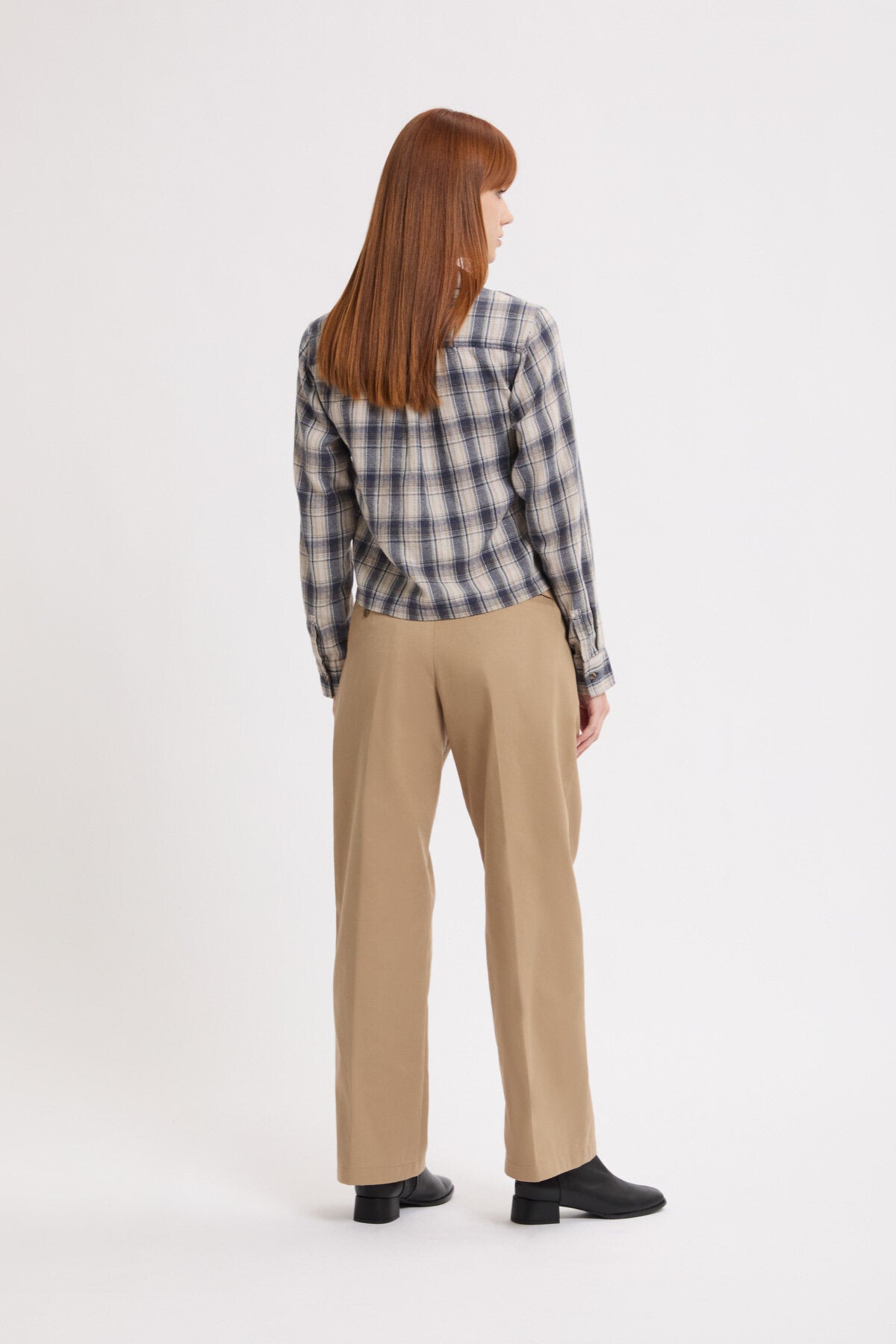 Pantaloni ampi con pinces