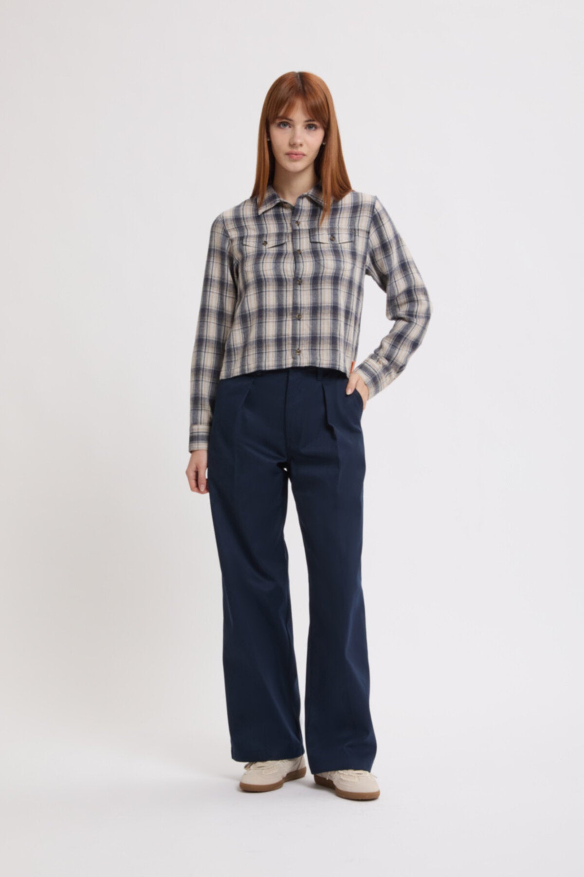 Pantaloni ampi con pinces