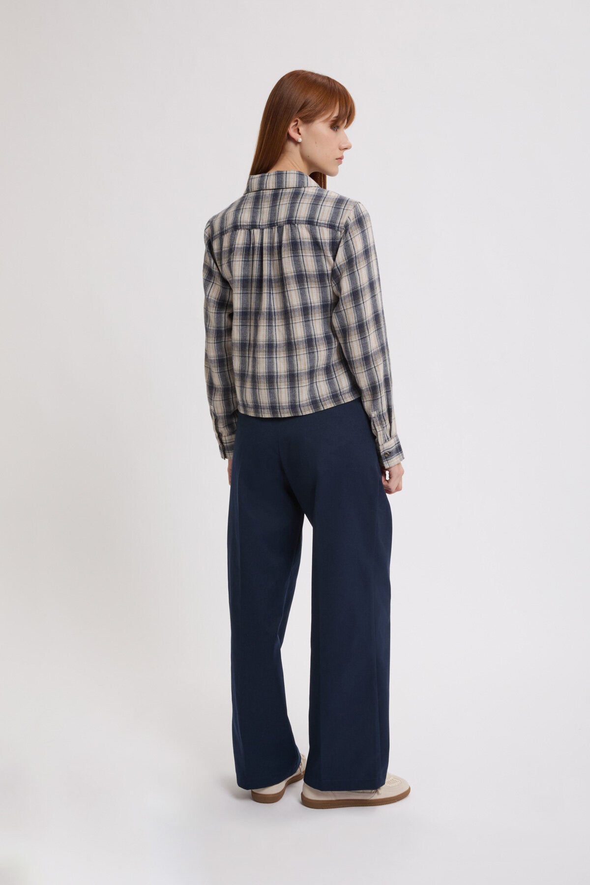 Pantaloni ampi con pinces