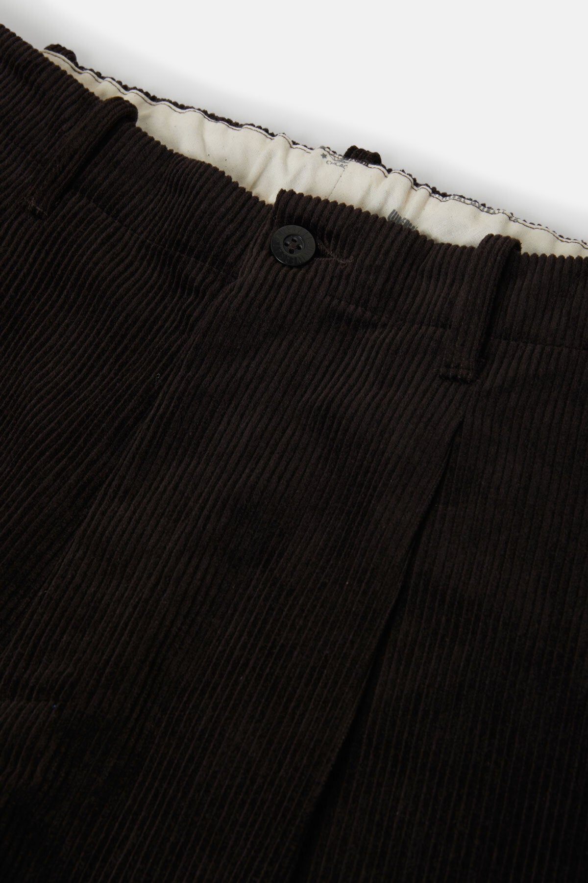 Pantaloni in velluto a coste con pinces e gamba affusolata