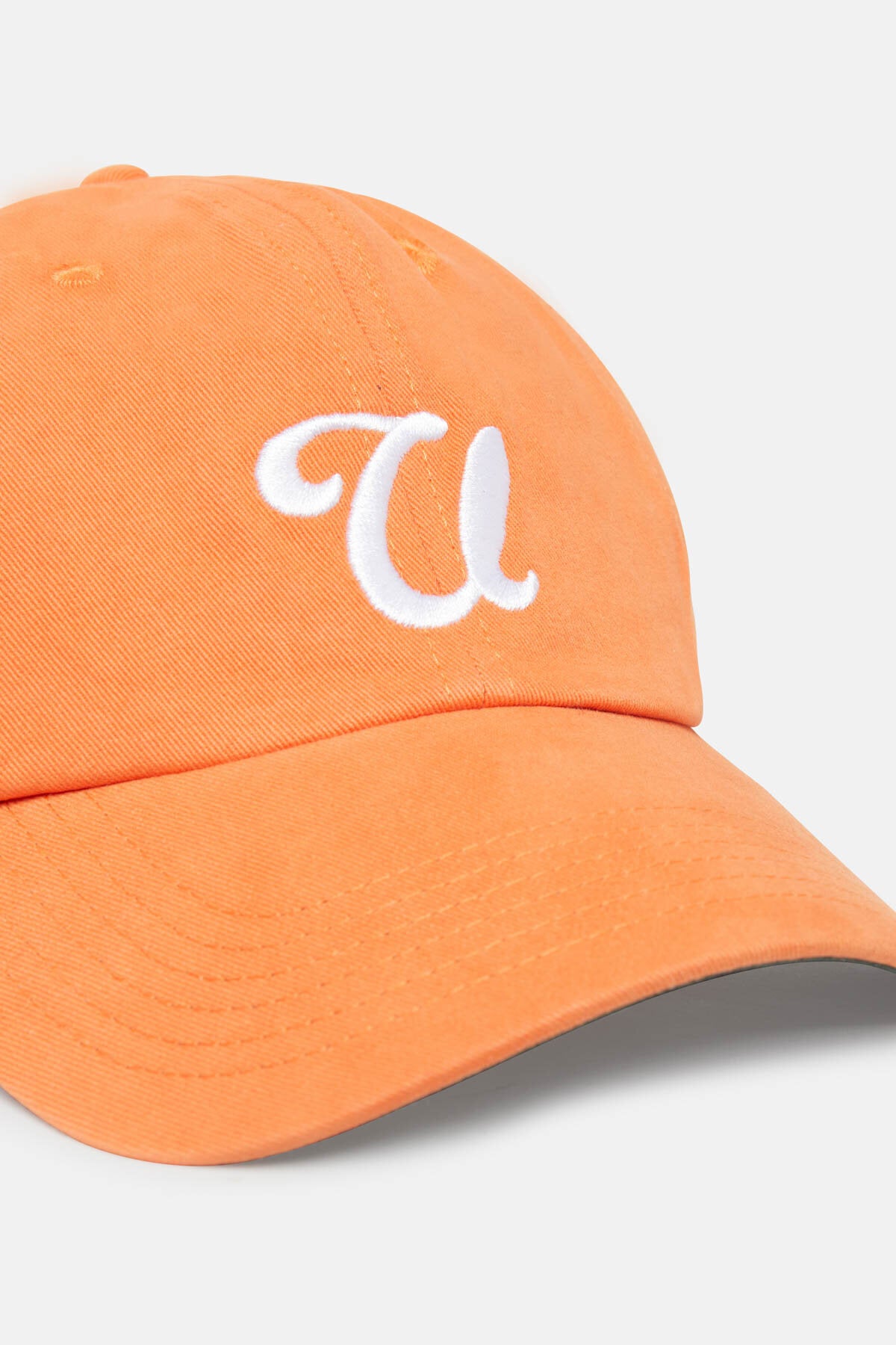 Cappellino con logo