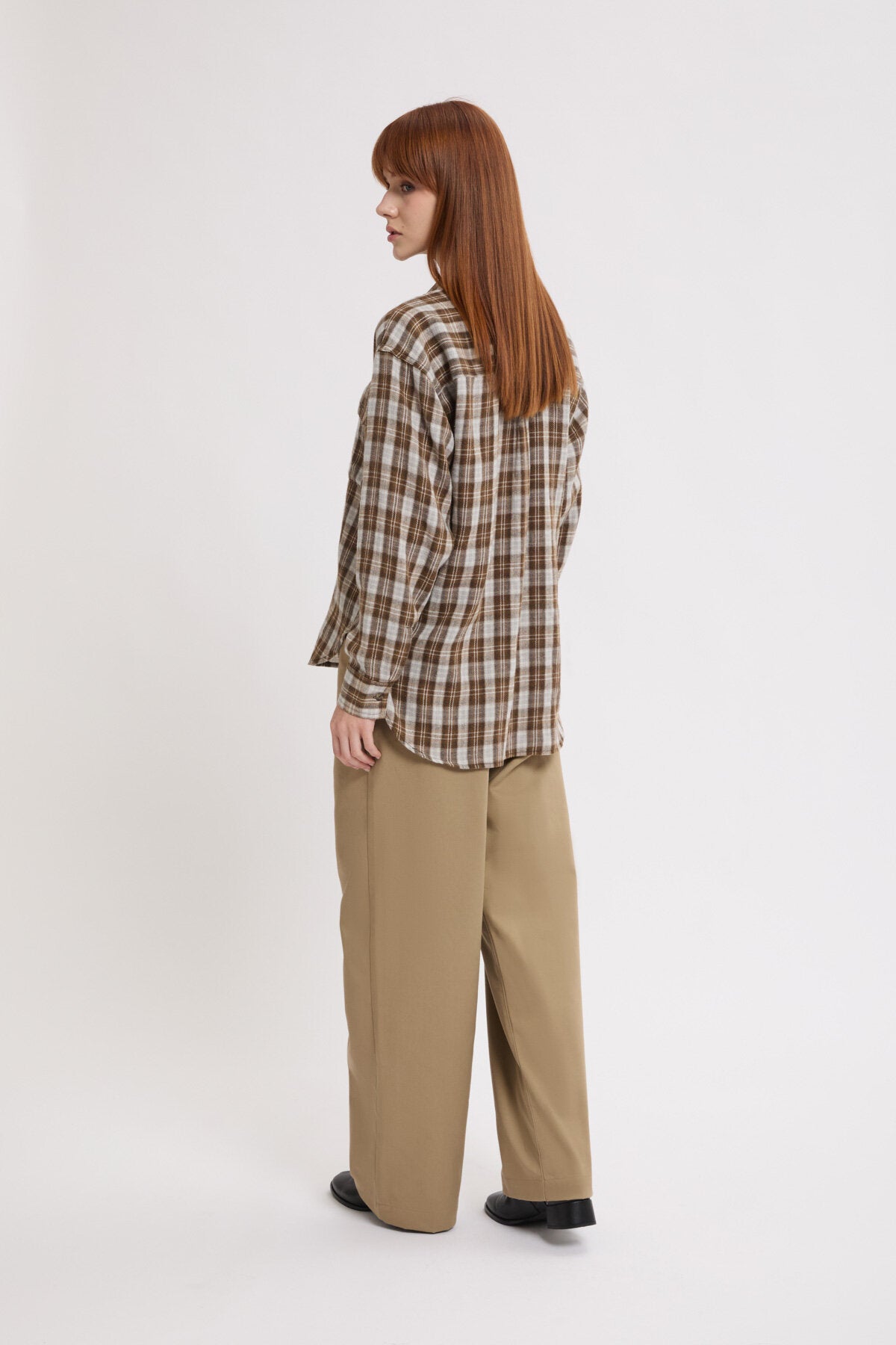Pantaloni ampi in twill a gamba dritta